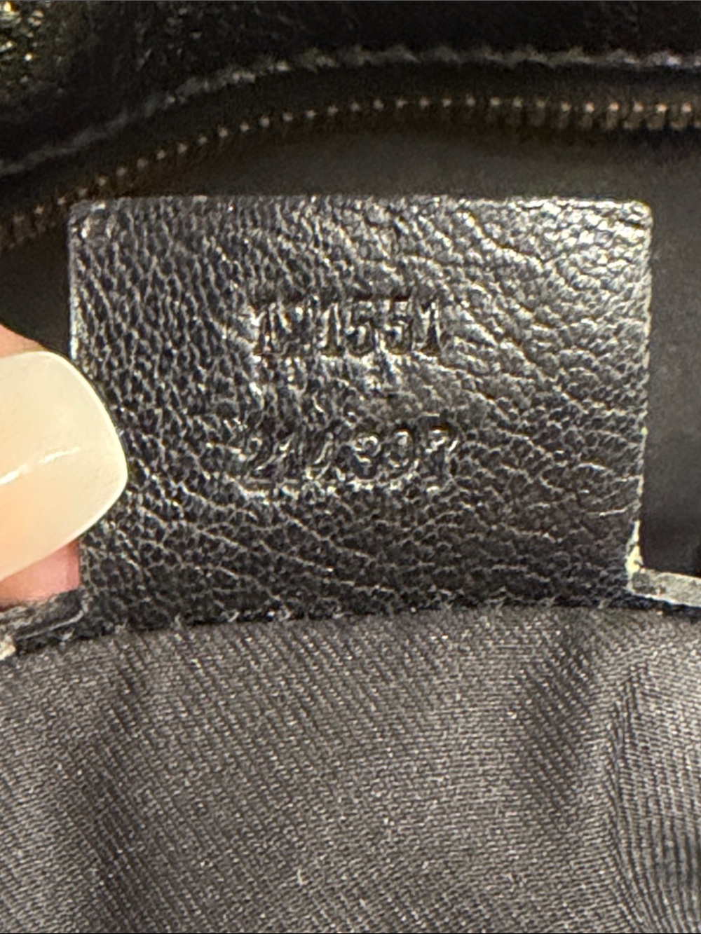 Gucci Black Leather Shoulder Bag with Gold GG Emblem - Picture 11 of 12